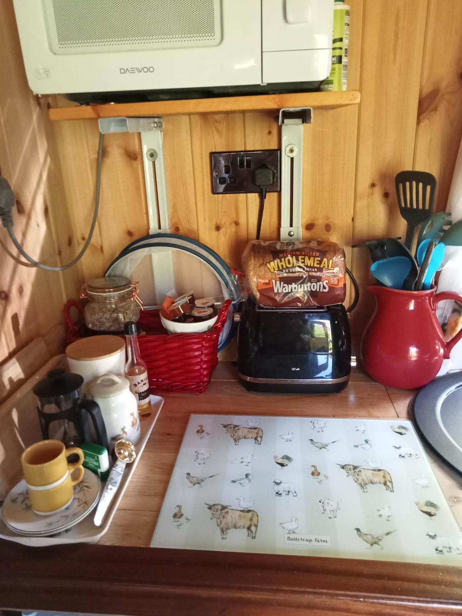 'Morris' The Shepherd'S Hut And Woodland Hot Tub Experience Carmarthen Exterior foto